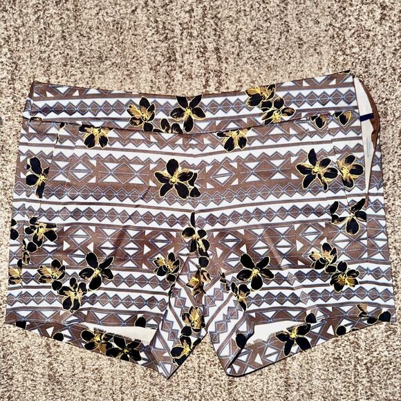 J. Crew Women's Stretch Hawaiian Print Flat Front Chino Shorts Brown Size 8 - Picture 6 of 8